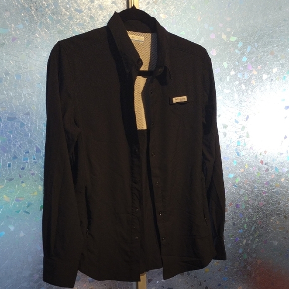 Columbia Women's Black Button Down Long Sleeves Shirt - Picture 14 of 17